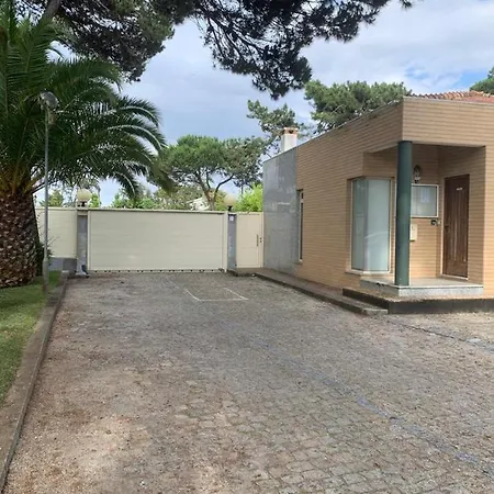 Pool And Beach Nice Flat דירה אספוסנדה