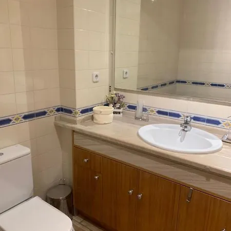 Pool And Beach Nice Flat דירה